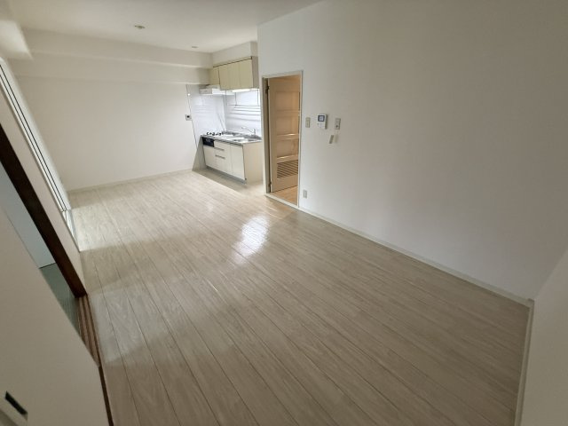 グリーンパレス千里中央B棟の居間・リビング