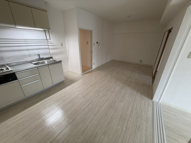 グリーンパレス千里中央B棟の居間・リビング