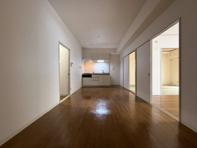 グリーンパレス千里中央A棟の居間・リビング