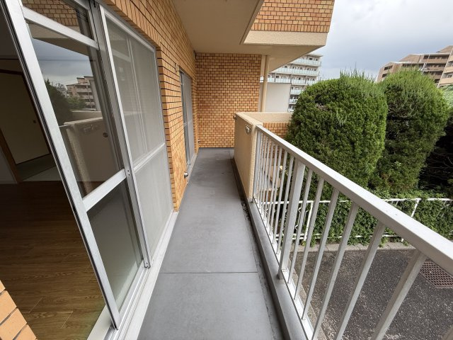 グリーンパレス千里中央A棟のバルコニー