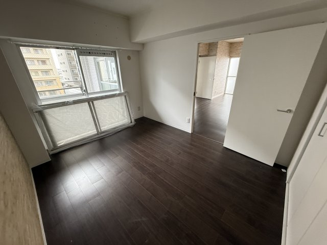 サンロイヤル池田駅前の洋室