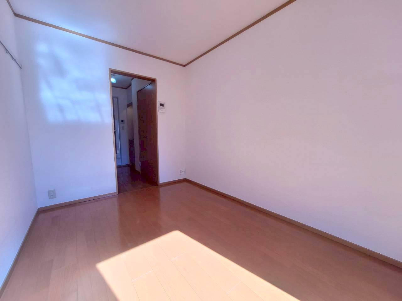 メゾンＮの洋室|★この日当り！ゆとりある広さの洋室です★