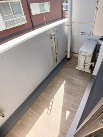 スアヴィス舎人のバルコニー