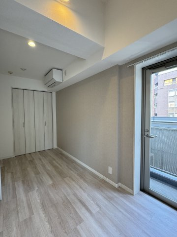 プライムアーバン千住の洋室