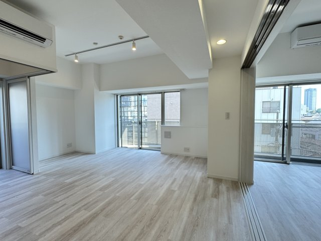 プライムアーバン千住の居間・リビング