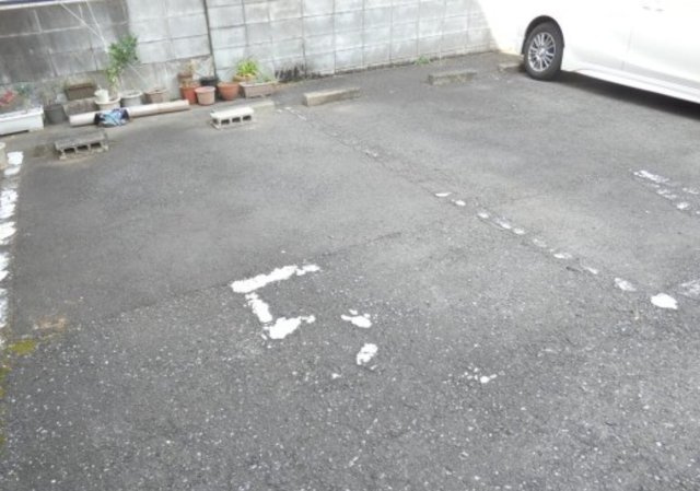 【駐車場】