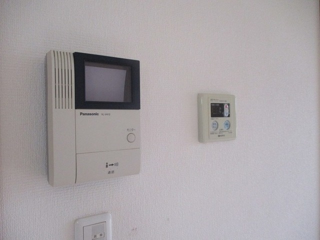 ピュア　D棟のその他|TVインターフォン・給湯器