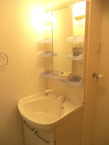 ピュア　D棟の洗面所|洗髪洗面化粧台