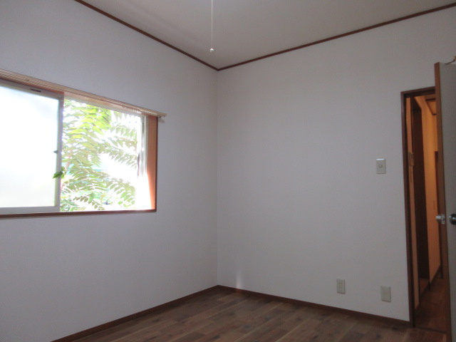 エバーグリーンハイツの洋室