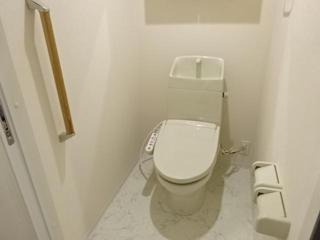 ディアコート下伊福のトイレ|シャワー付トイレ