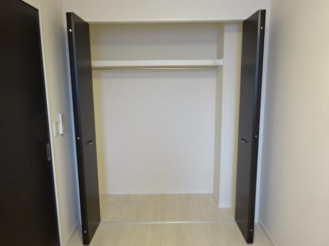 ディアコート下伊福の収納|洋室クローゼット