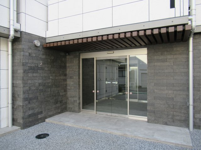 AZEST柴又のエントランス