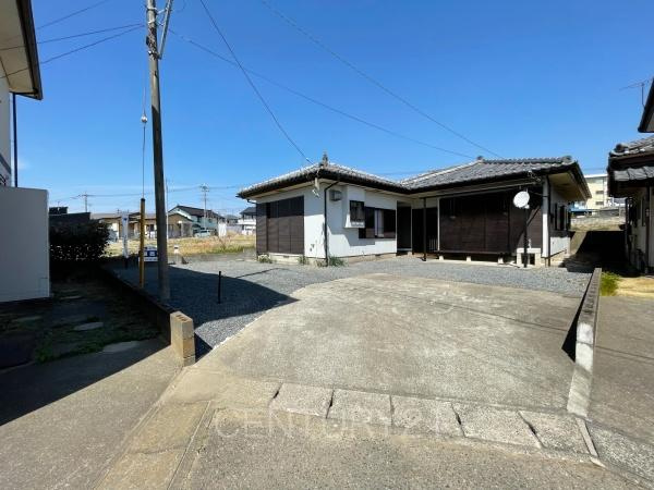 前橋市鳥取町1期中古一戸建ての前面道路含む現地写真