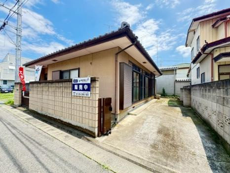 前橋市日吉町１期中古一戸建ての前面道路含む現地写真