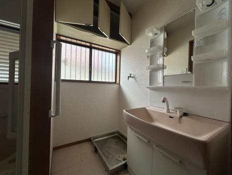 前橋市下大島町１期中古一戸建ての独立洗面台