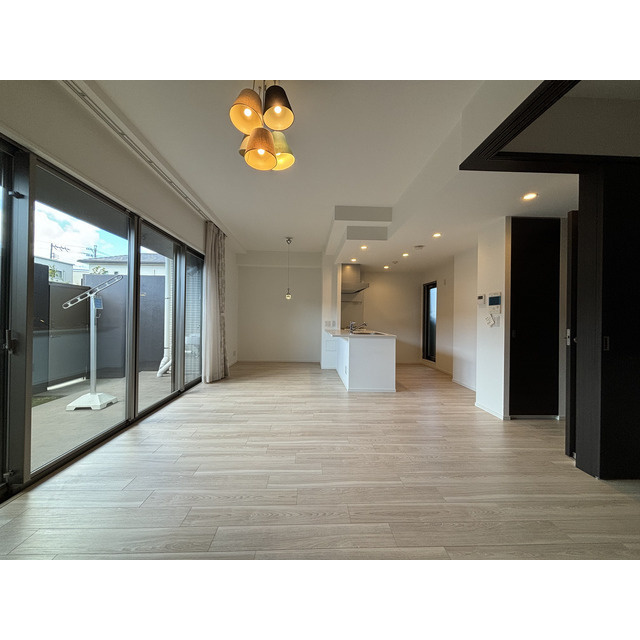 岐阜市清の賃貸マンションの居間・リビング