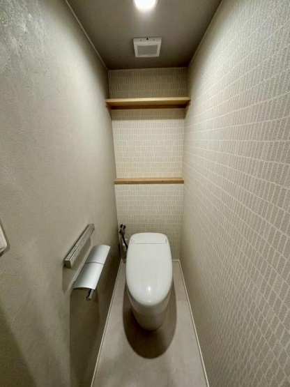 【トイレ】 | 越谷ファミリータウンD棟 | 【お掃除もラク♪すっきりとしたタンクレストイレ】