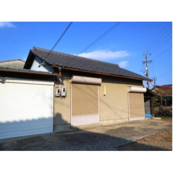 笠松町長池倉庫の外観