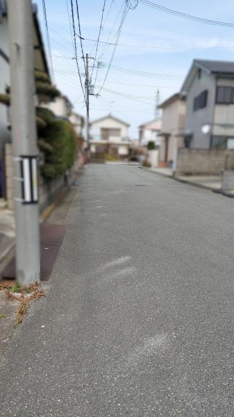 和歌山市鳴神　中古戸建の前面道路含む現地写真