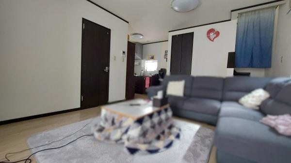 和歌山市鳴神　中古戸建の居間・リビング