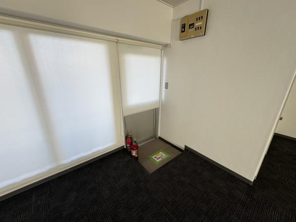 セイザンハイツ高松の玄関