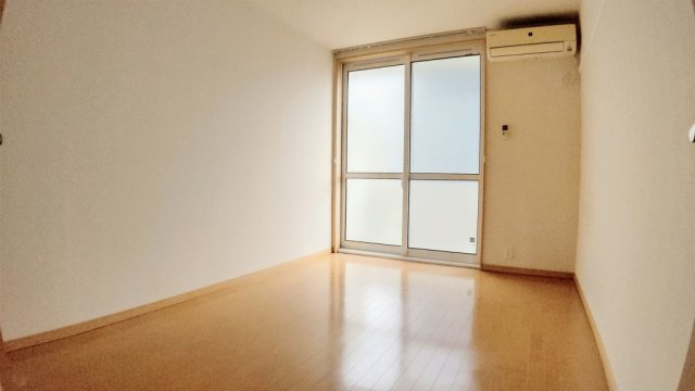 レオパレスＦｏｒｅｓｔの寝室