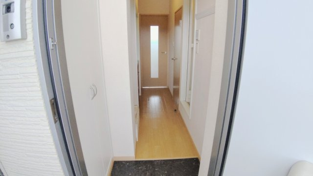 レオパレスＦｏｒｅｓｔの玄関