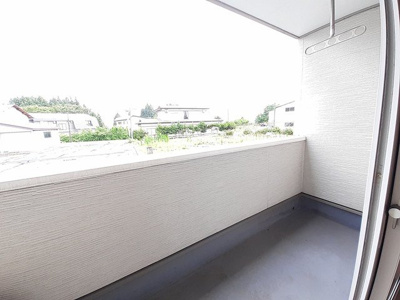 【バルコニー】 | フローレスＢ | 落ち着いた時間を過ごせるバルコニーです