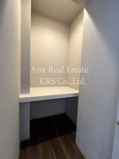 【その他】 | WORVE大阪本町 | 約3.4帖の洋室からワークスペースになる小部屋☆