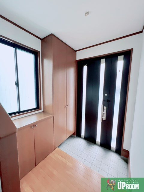 北名古屋市貸家の玄関