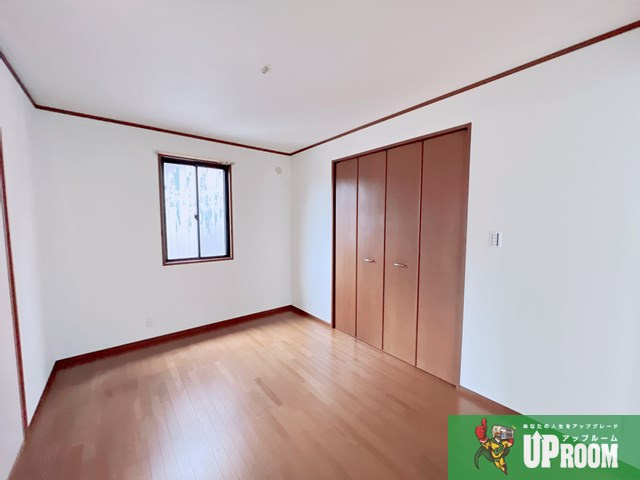 北名古屋市貸家の居間・リビング