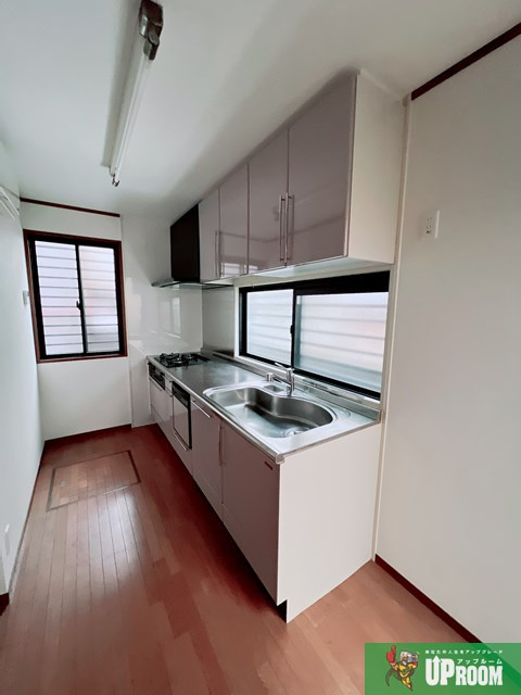 北名古屋市貸家のキッチン