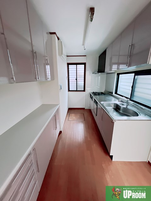 北名古屋市貸家のキッチン