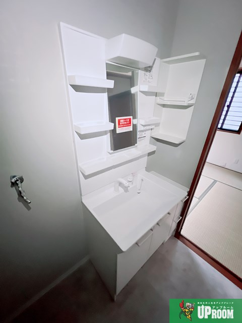 北名古屋市貸家の洗面所