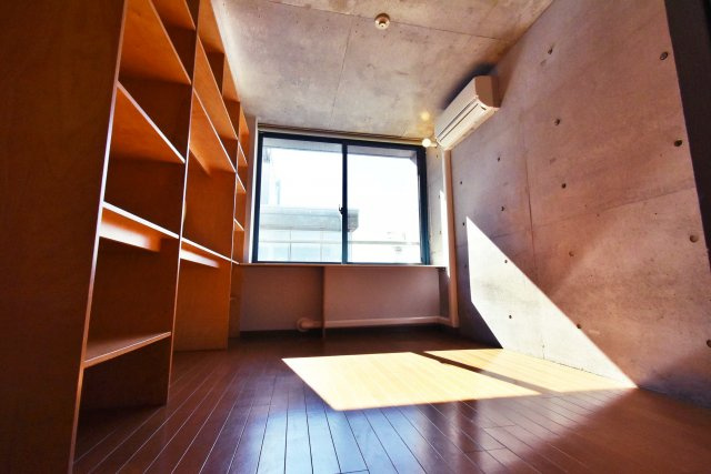 メネダスの内装