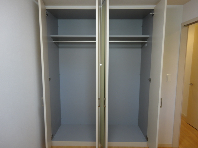 エクセルシア永源山の収納|クローゼット（開）