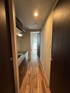 アリビオ江坂垂水町の内装|明るい室内です