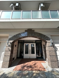 アリビオ江坂垂水町のエントランス|毎日通るエントランスはこのようになっています