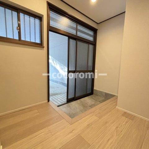 枚方市長尾元町リノベ戸建の玄関