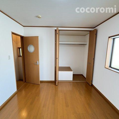 田井町貸家の収納