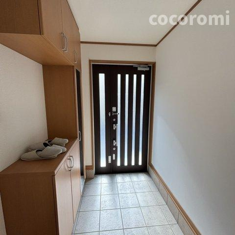 田井町貸家の玄関