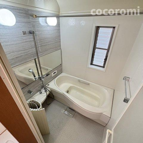 田井町貸家の浴室