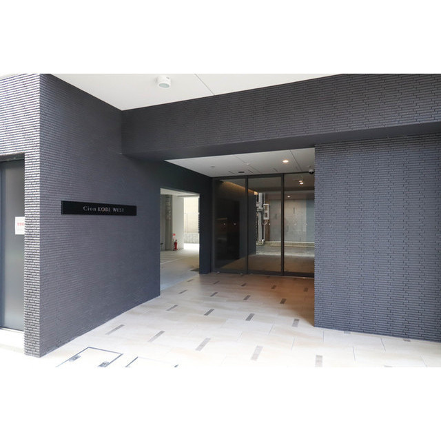 神戸市兵庫区下沢通６丁目の賃貸マンションのエントランス