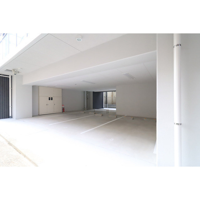 神戸市兵庫区下沢通６丁目の賃貸マンションの駐車場