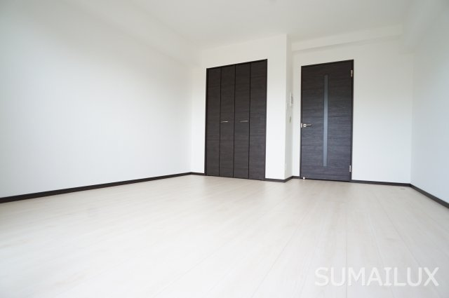 クロノス40新町IIIの洋室