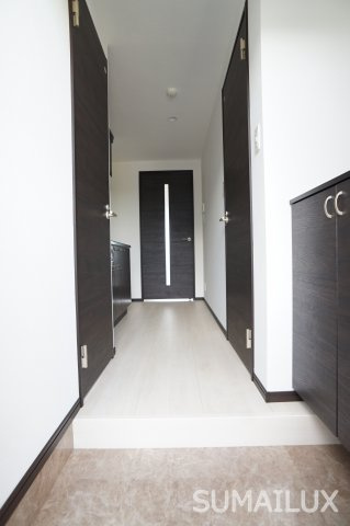 クロノス40新町IIIの玄関