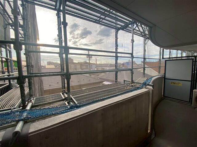 プワソン　ルージュのバルコニー