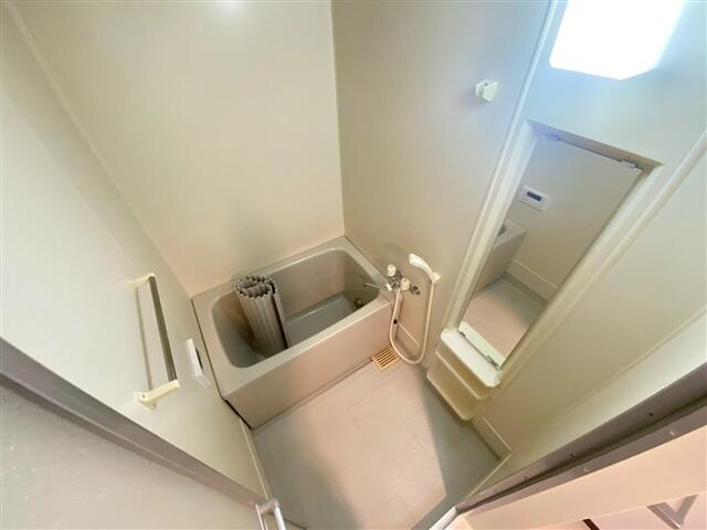 プワソン　ルージュの浴室