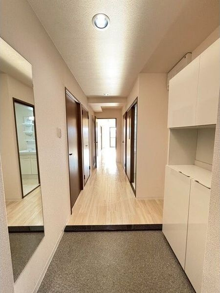 フォレスタ育和の玄関