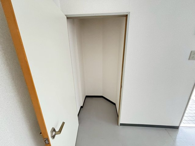 井田南町事務所1の収納